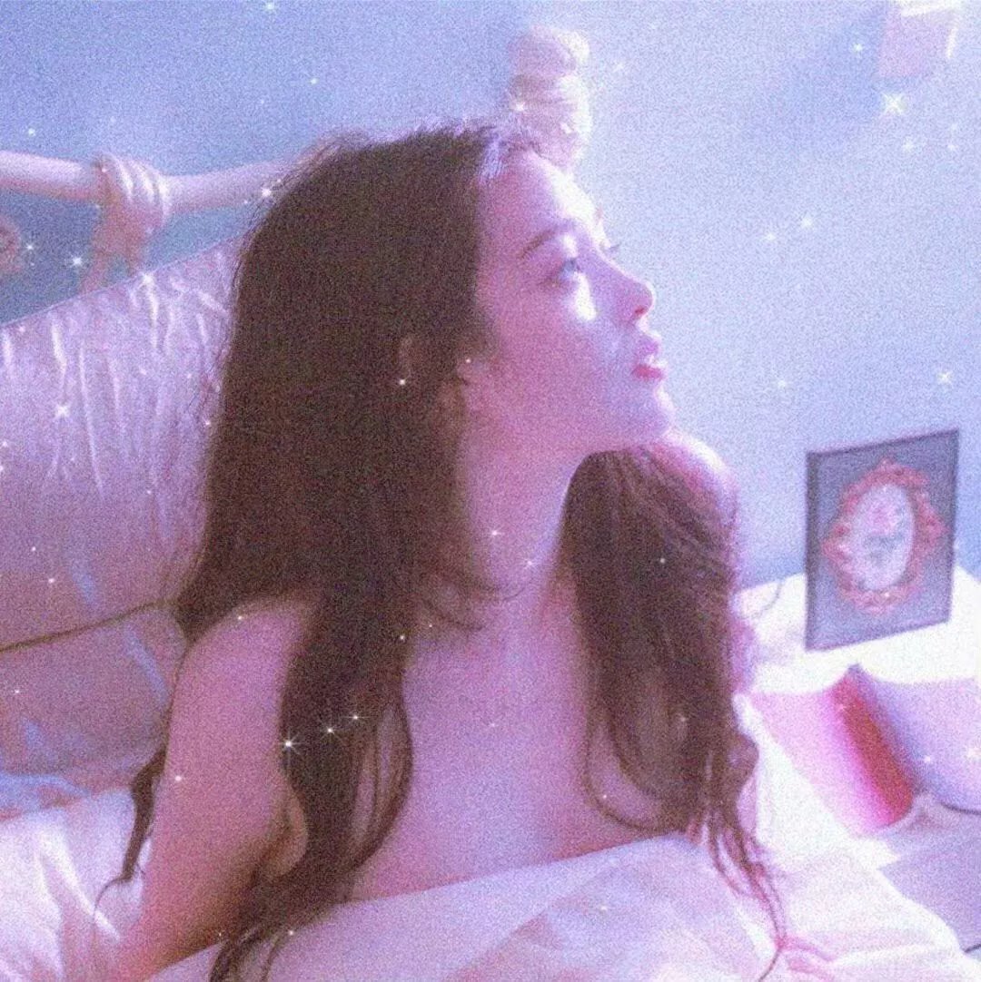 困苦中的年轻女人